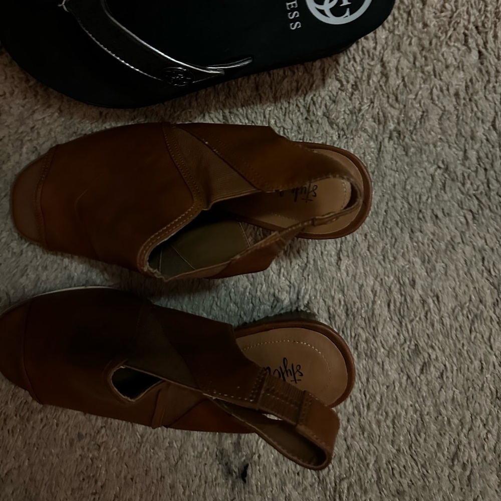 Sandals Naturalizers and others…6 pairs
